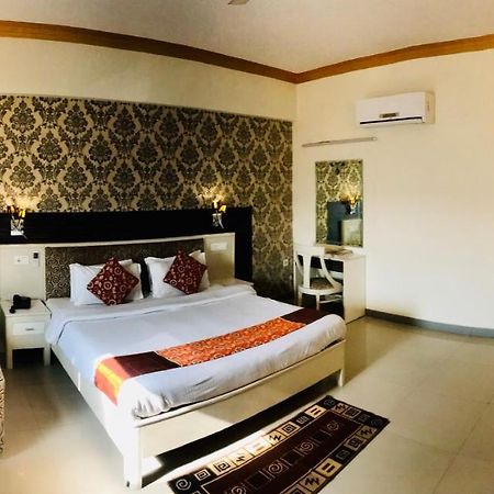 Hotel Chevron Klassik Ludhiana Zewnętrze zdjęcie