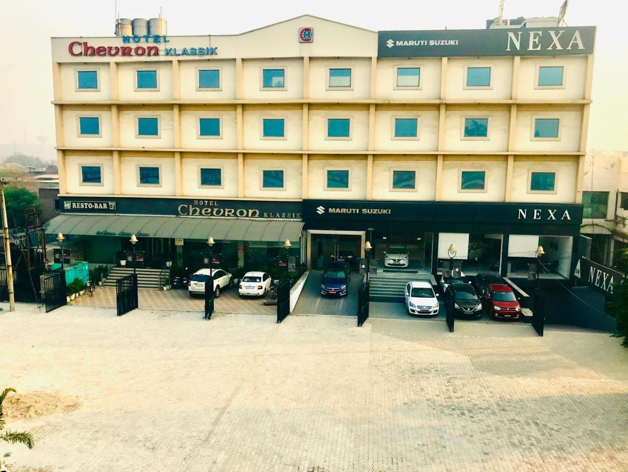 Hotel Chevron Klassik Ludhiana Zewnętrze zdjęcie
